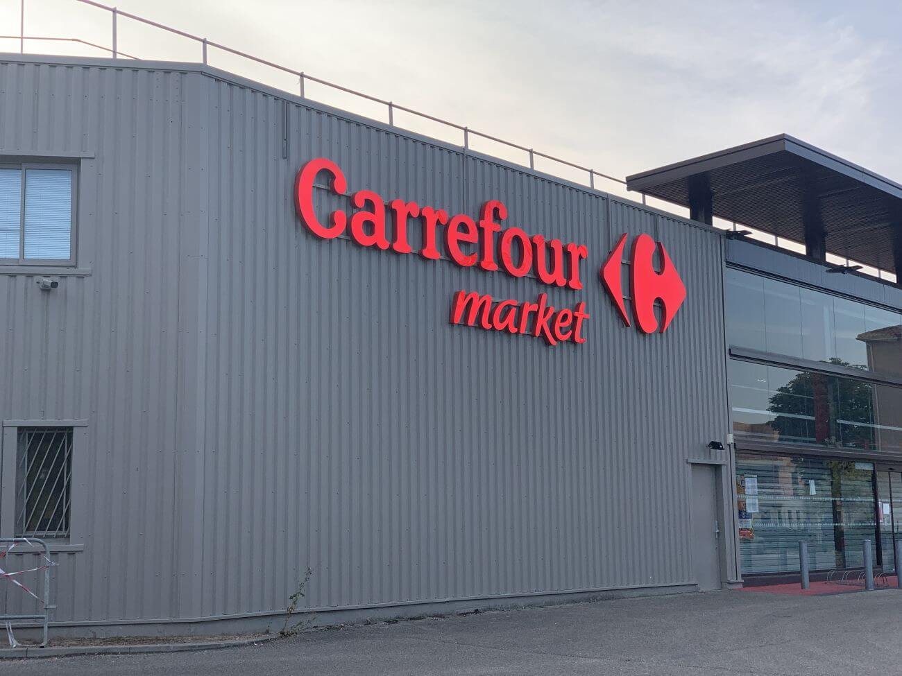 Carrefour godziny otwarcia Wigilia